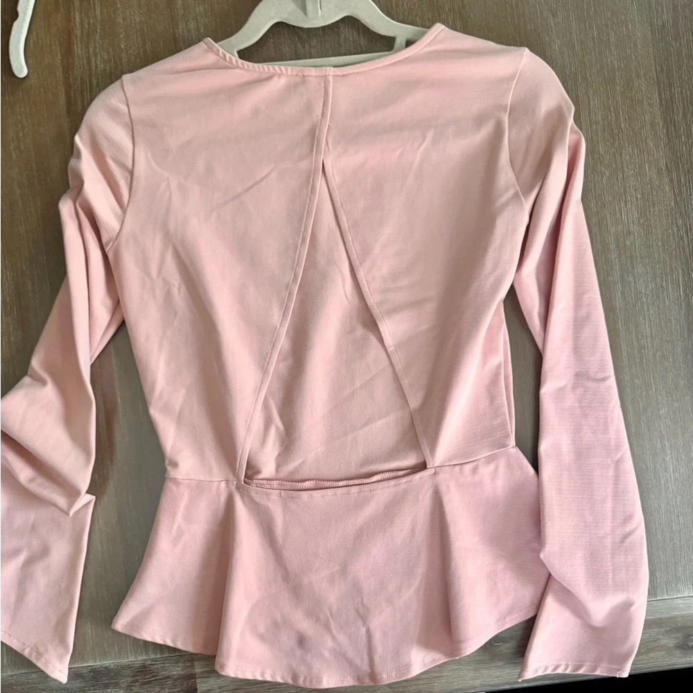 New Bebe top v back cut out size medium - Picture 3 of 3